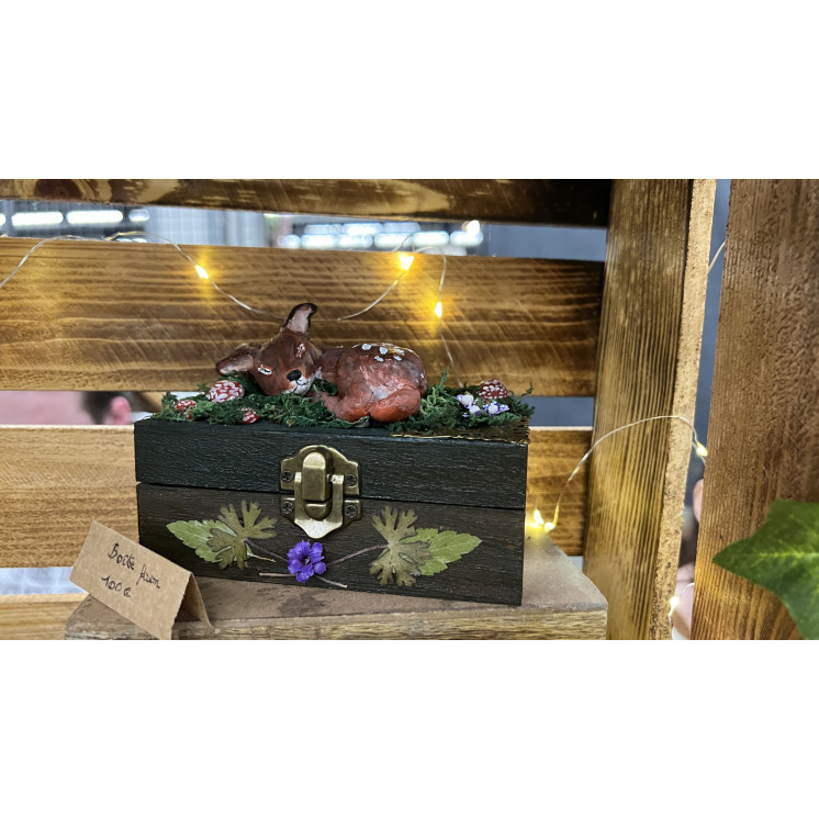 Boîte Faon Brun Endormi